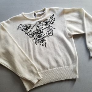 VTG floral applique sweater w/ pearl detail